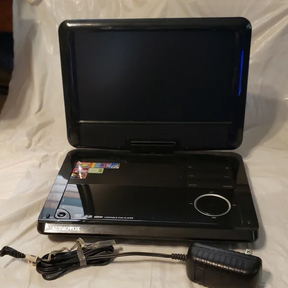 Black Portable DVD Player AUDIOVOX WITH CHARGER - Picture 1 of 3